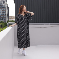 Kelly V Neck Puff Sleeve Dress Black Printed 12枚目の画像