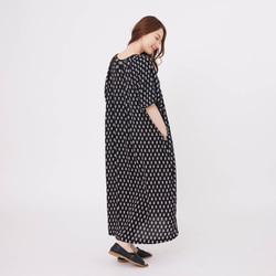 Kelly V Neck Puff Sleeve Dress Black Printed 4枚目の画像