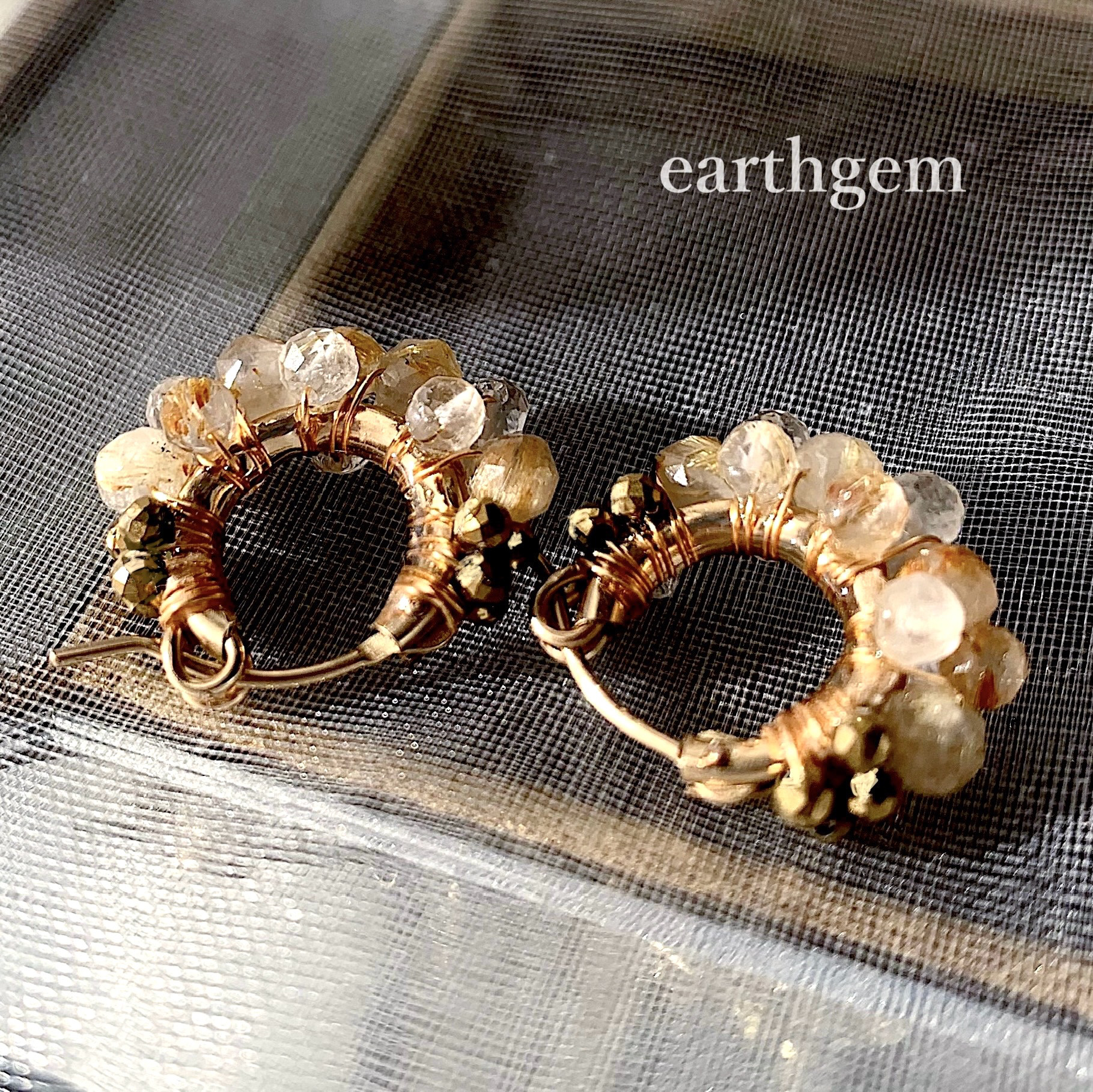 【14kgf】AA＋＋スターカットのルチルクオーツとヘマタイトがゴールデンな、秋色に輝く天然石ぎっしりフープ