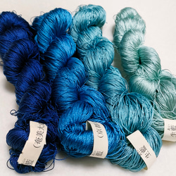 絹糸　草木染「藍染」極太　１カセ　シルク100％  天然染料 かがり糸 刺繍糸 組み紐 つづれ糸　青　インディゴブルー 2枚目の画像