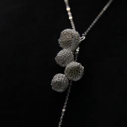 すずらんの花ネックレス丨銅かぎ針編み淡水パール丨セレモニー 7枚目の画像