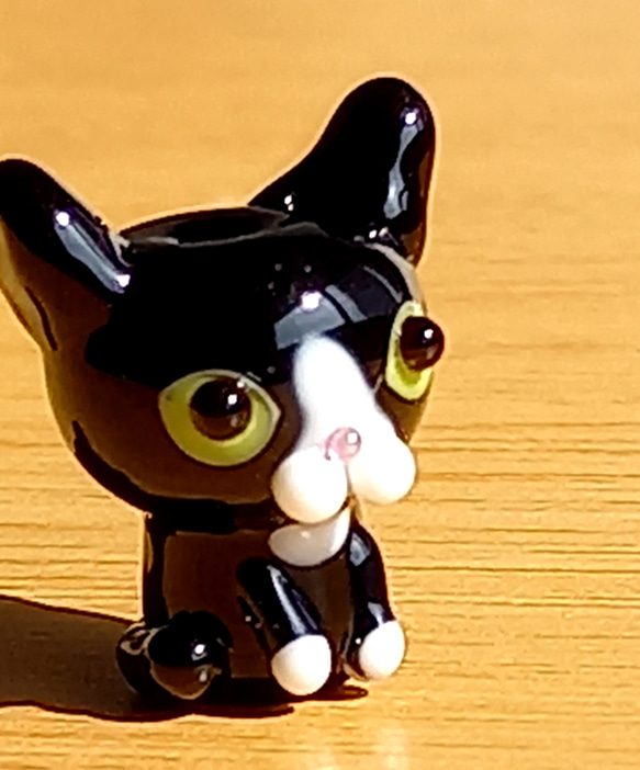 新型です(ω) とんぼ玉の黒白猫 B 2枚目の画像