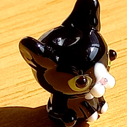 新型です(ω) とんぼ玉の黒白猫 B 4枚目の画像