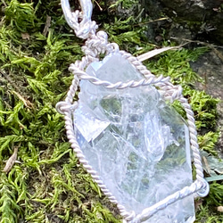 ファーデン水晶の原石と純銀のペンダントトップ 7枚目の画像