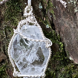 ファーデン水晶の原石と純銀のペンダントトップ 9枚目の画像