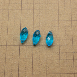 ＊20粒＊ ガラスビーズ ティアドロップ 横穴 12x6mm ブリオレット クレオ  ディープスカブルー bz040 5枚目の画像