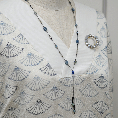 金具不使用 long silk necklace 淡水バロックパールネイビー ゆらゆら 
