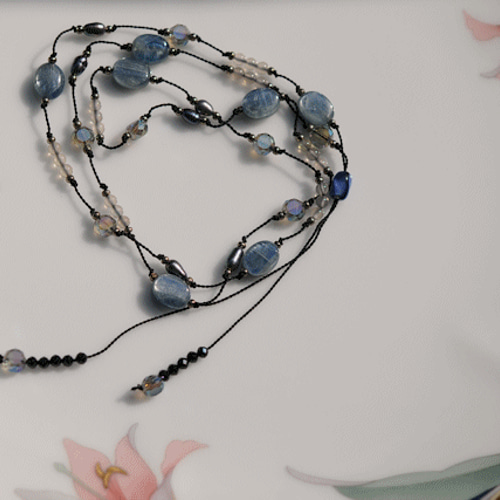 金具不使用 long silk necklace 淡水バロックパールネイビー ゆらゆら 
