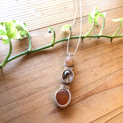 マクラメネックレス　おまとめ3点 マクラメネックレス おまとめ3点 3連マクラメ編みネックレス