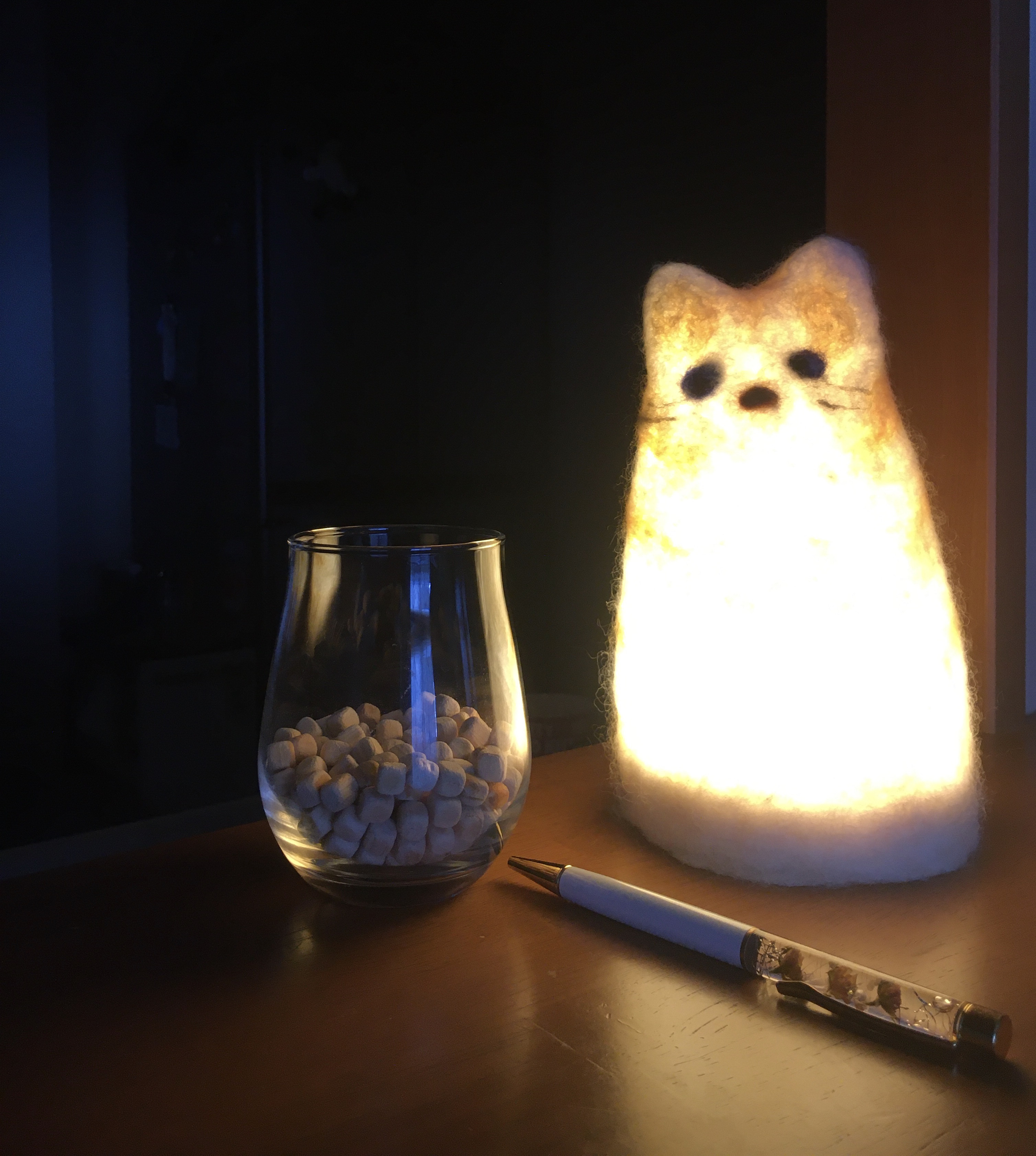 【受注制作】羊毛フェルトのもふふわねこらんぷ　（着せ替えらんぷ2way3way）