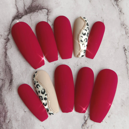 マットボルドーレオパードネイルチップ❤︎゛ ネイルチップ（つけ爪