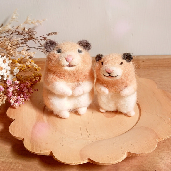 金ネズミの友達 羊毛フェルト人形 キーホルダー 癒しの贈り物 2枚目の画像