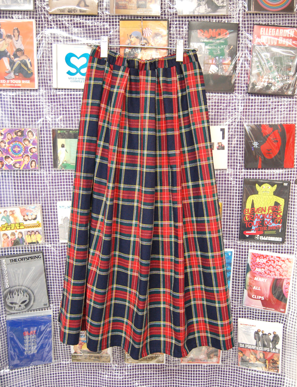 タータンチェック　コットン　フレアプリーツロングスカート:ネイビー×レッド 1枚目の画像