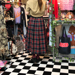 タータンチェック　コットン　フレアプリーツロングスカート:ネイビー×レッド 5枚目の画像