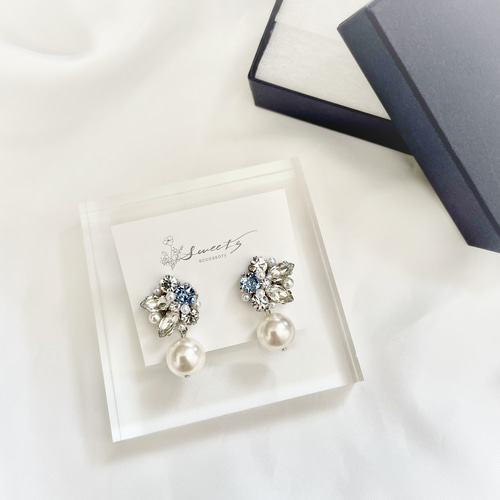 サムシングブルーのクリスタルパールピアス・イヤリング／ウェディング