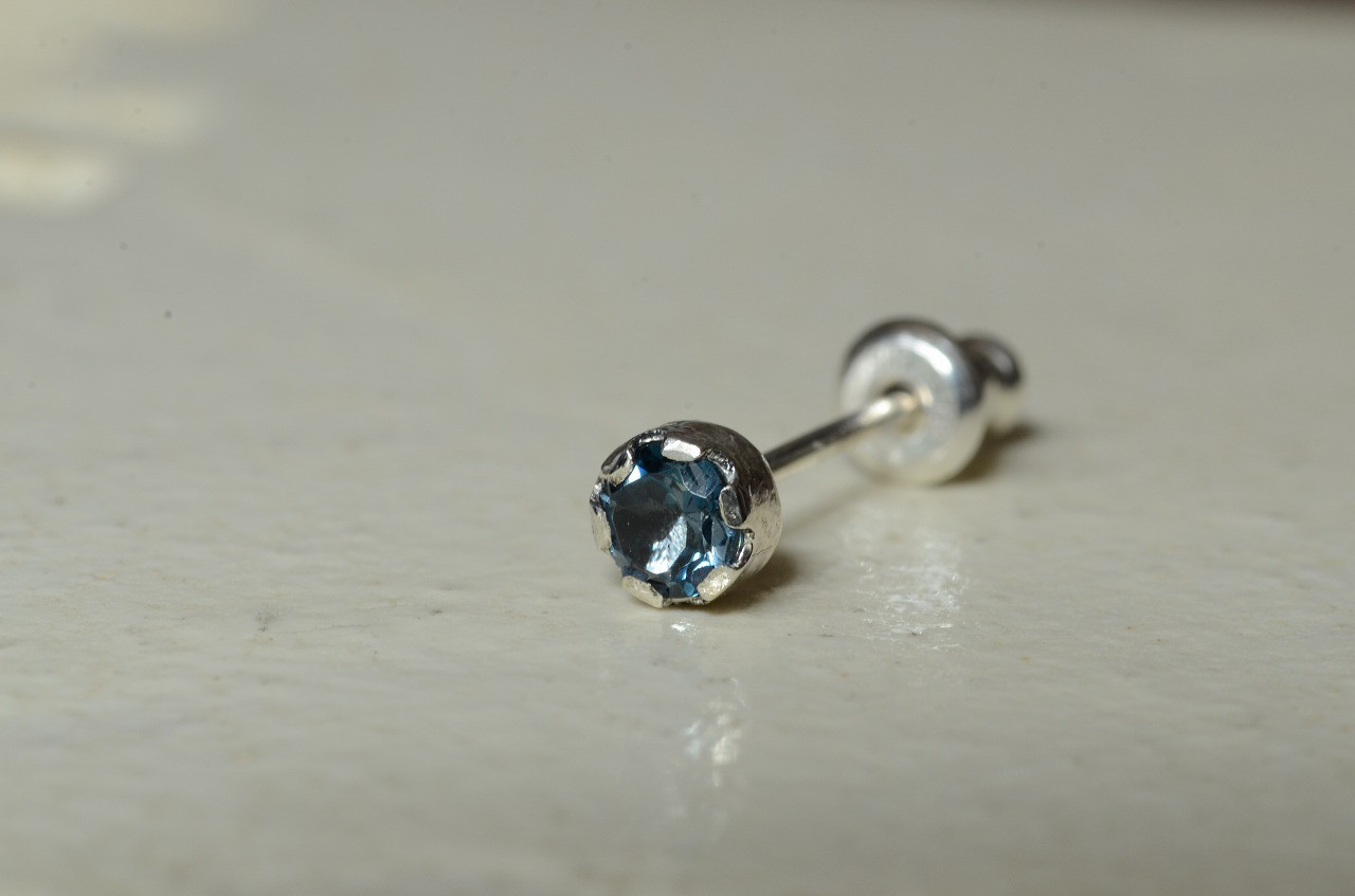 傍らの輝望〜ロンドンブルートパーズ〜