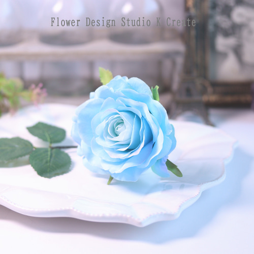 薔薇と葉っぱの髪飾り（水色） 水色 薔薇 髪飾り フローレス