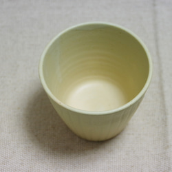 クリーム色のフリーカップ(鎬) 3枚目の画像