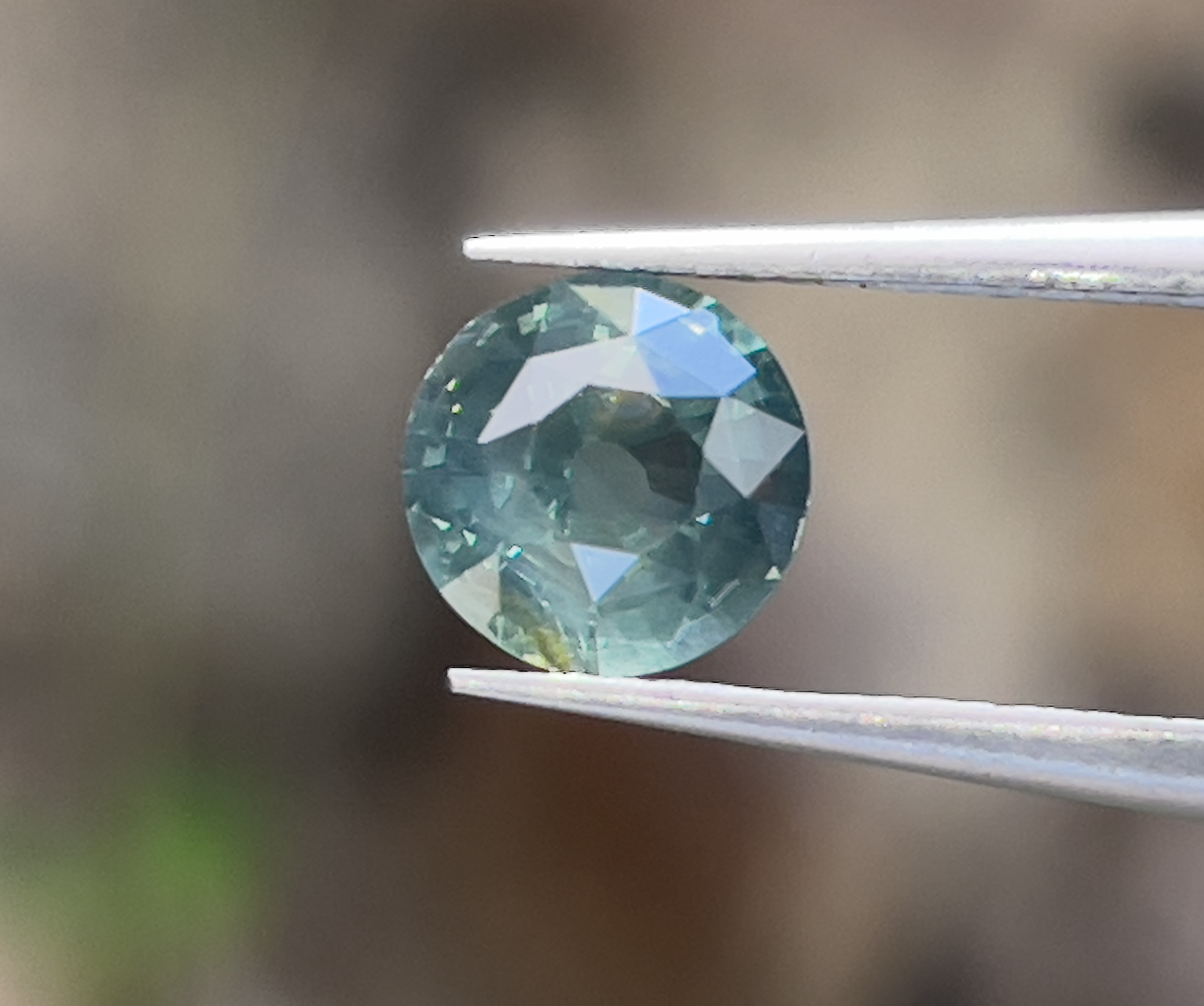 グリーンサファイアのルース 楽天市場】非加熱グリーンサファイア 宝石 ルース 3．27CT