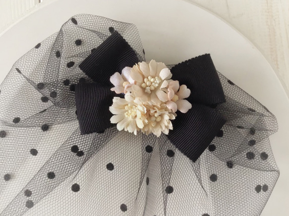 ドール用ベール付き染め花のヘッドドレス（L・ブラック&アンティークホワイト) 3枚目の画像
