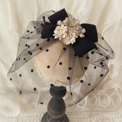 ドール用ベール付き染め花のヘッドドレス（L・ブラック&アンティークホワイト) 1枚目の画像
