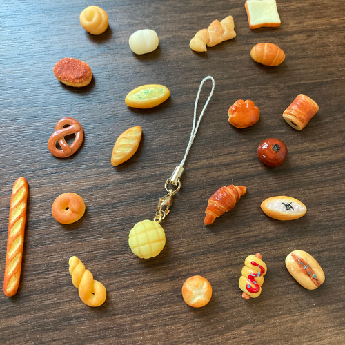 ハンドメイド パン ミニチュア ベーカリー キーホルダー 選べるミニチュアパンキーホルダー その他雑貨 wisteriacolors 通販