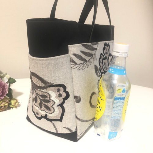 少し大き目なトートバック インポート刺繡生地×黒系 トートバッグ  