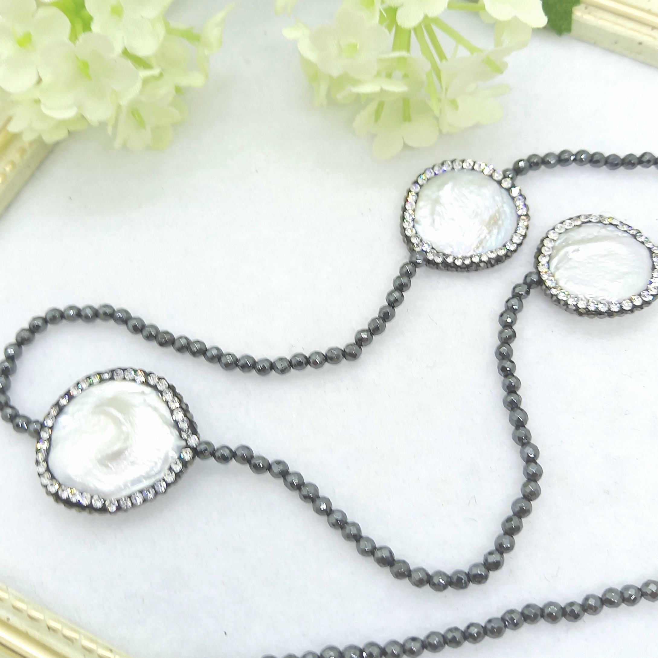 [N-79] バロックパールとブラックスピネルのロングネックレス