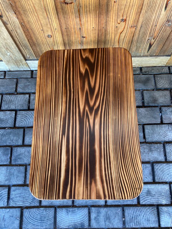 木のベンチ　吉野杉　焼き仕上げ　スツール　アウトドア　室内　屋外　一人かけ　サイドテーブル 6枚目の画像