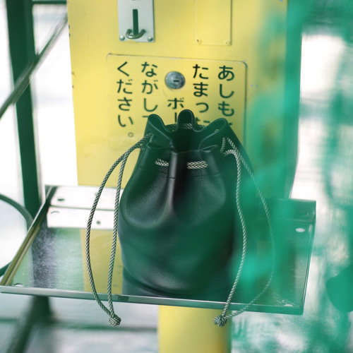翌日発送／送料無料】軽くて柔らかいコンパクトな巾着バッグ