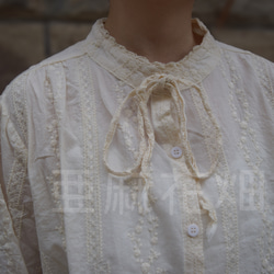 秋の福袋 オーガニック コットン シャツ コットン ブラウス 白 シャツ 手作り tシャツ 刺繍 ベージュ シャツ 9枚目の画像