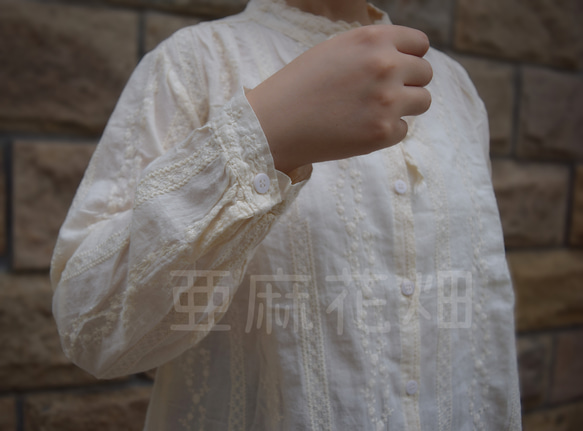 秋の福袋 オーガニック コットン シャツ コットン ブラウス 白 シャツ 手作り tシャツ 刺繍 ベージュ シャツ 10枚目の画像
