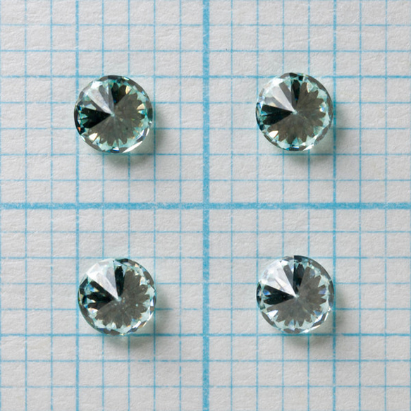 1粒売り　モアサナイトAAA　ルース　ラウンドファセットカット　ブルーグリーン　3×3mm 2枚目の画像