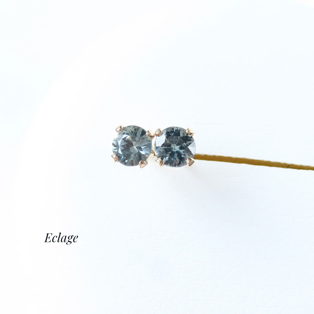 〈14kgf〉ブルーグリーンサファイアのスタッドピアス（4mm）