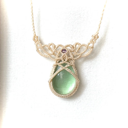 しゅわしゅわ♪ フローライトの天然石アクセサリー・マクラメ