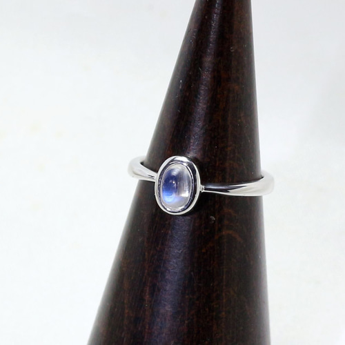 Pt900 ブルームーンストーンリング 0.68ct 指輪・リング Atelier Pt900 ブルームーンストーンリング 0.68ct 指輪・リング Atelier