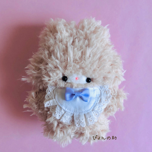 milkteaなウサティ♡クルクルうさちゃん♡スタイの姿。手のひらサイズ