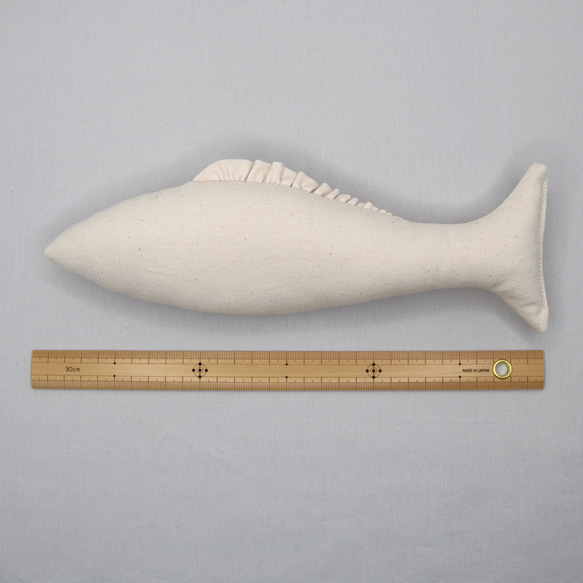 洗えるけりぐるみ　おさかな(ベージュ) 猫のおもちゃ　魚型キッカー　けりけり　丈夫な帆布製　CA70 5枚目の画像