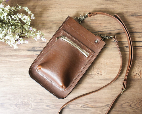 ブラウン ショルダーバッグ スナップボタン付き Simone シモーン ショルダーバッグ - ラセットブラウン | CHARLES