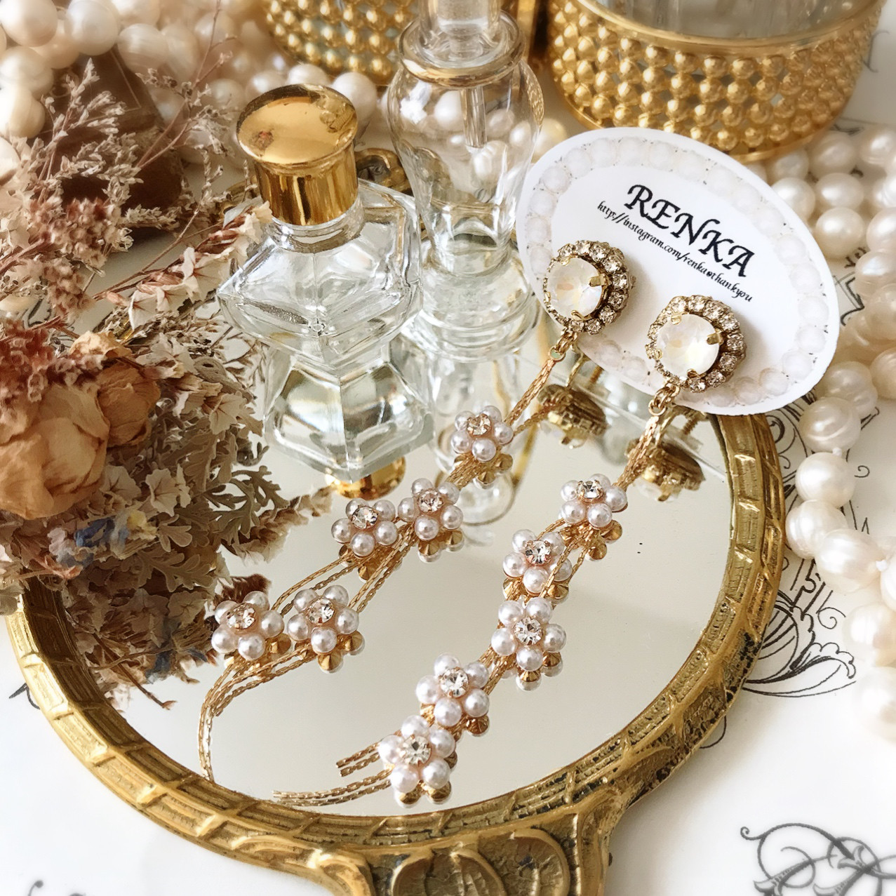 フラワーとスワロフスキーイヤリング【上品･花･ウェディング･ブライダル･パール】{RPG-989er｝