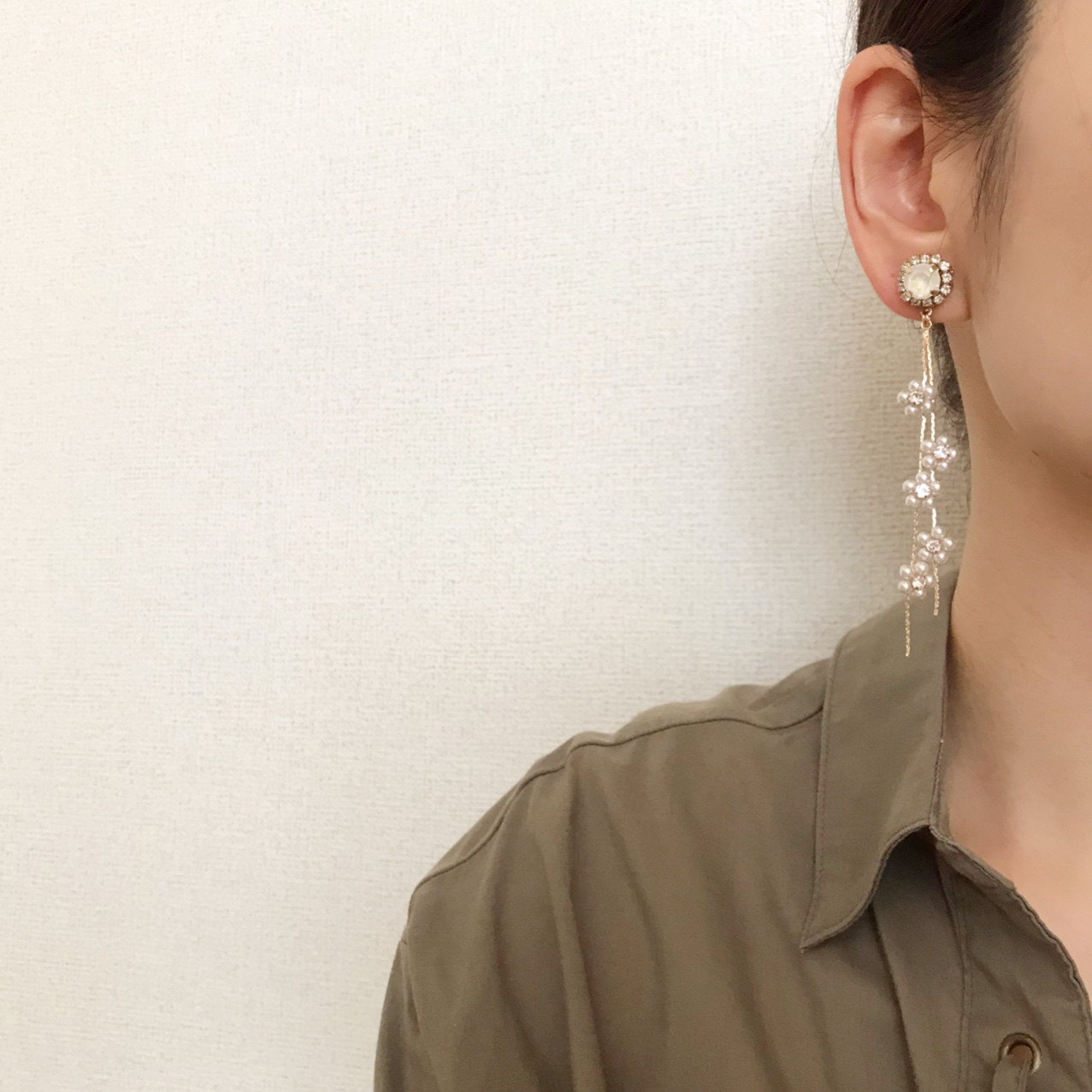 フラワーとスワロフスキーイヤリング【上品･花･ウェディング･ブライダル･パール】{RPG-989er｝