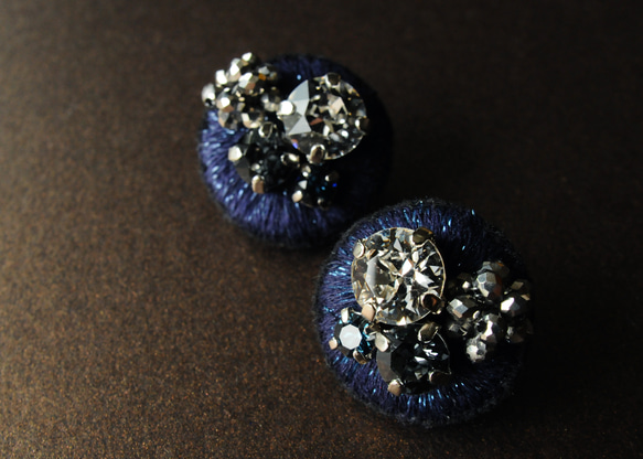 &lt;史黛拉～俏皮的星星～&gt;刺繡耳環「寶石/冰凍星之夜」/防過敏零件可更換 第2張的照片