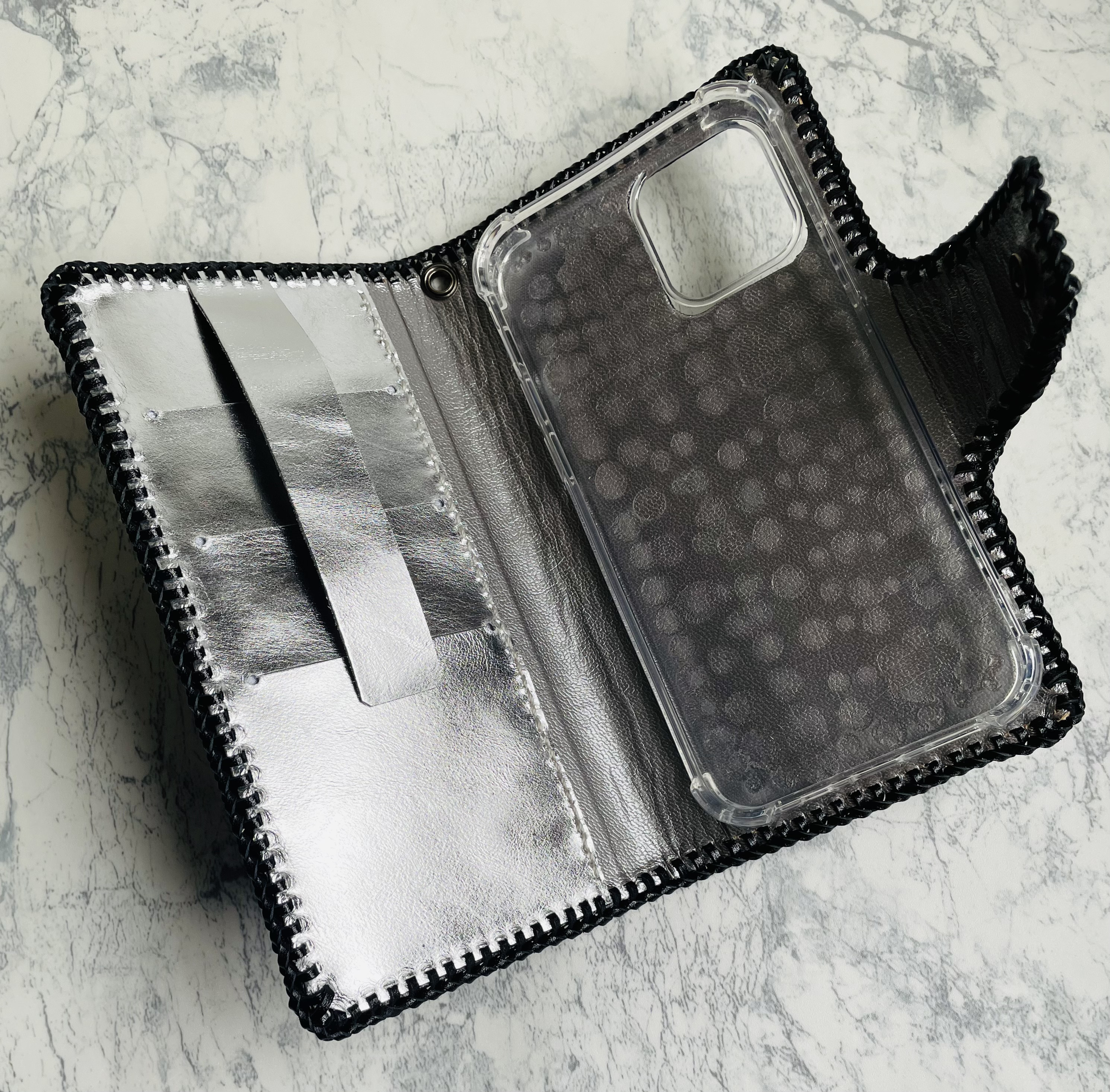 本革スマホケース