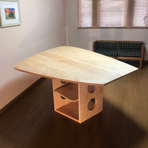 広葉樹154x110cm無垢材変形テーブル（M21-1type） ダイニングテーブル