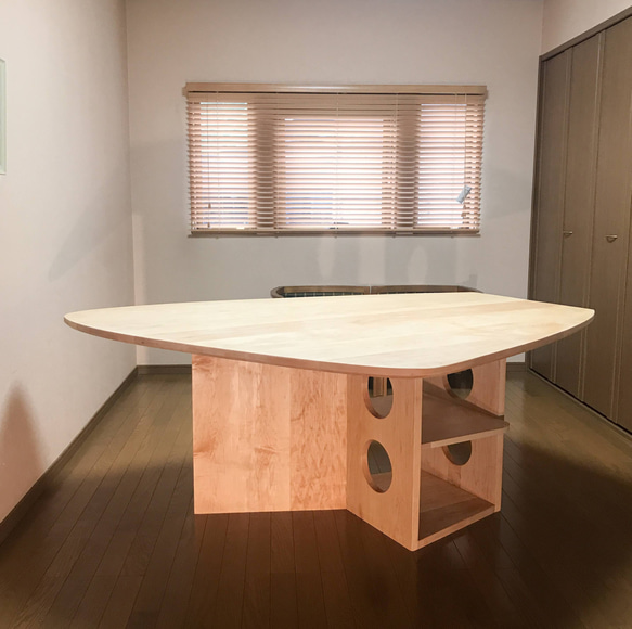 広葉樹154x113cm無垢材変形テーブル（M21type） 3枚目の画像