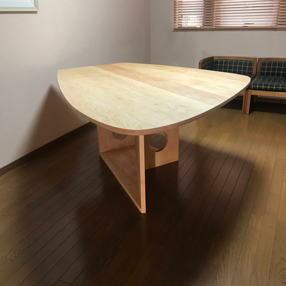 広葉樹154x113cm無垢材変形テーブル（M21type） 7枚目の画像