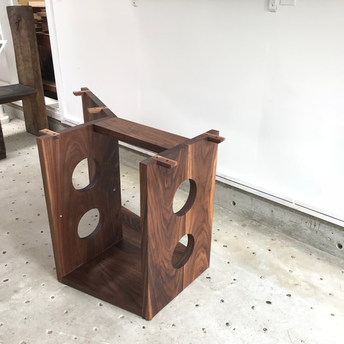広葉樹154x110cm無垢材変形テーブル（M21-1type） ダイニングテーブル