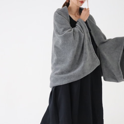 秋冬3way大人の高級メルトンフリースストール／ストールにもアウターにもブランケットにも使い方色々／グレー 10枚目の画像