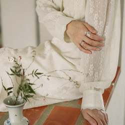 奶黃色 新中式宮廷復古古典蕾絲襯衣 提花刺綉雙層內裡襯衫上衣 第8張的照片