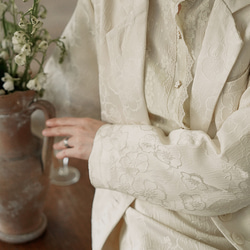奶黃色 新中式宮廷復古古典蕾絲襯衣 提花刺綉雙層內裡襯衫上衣 第15張的照片